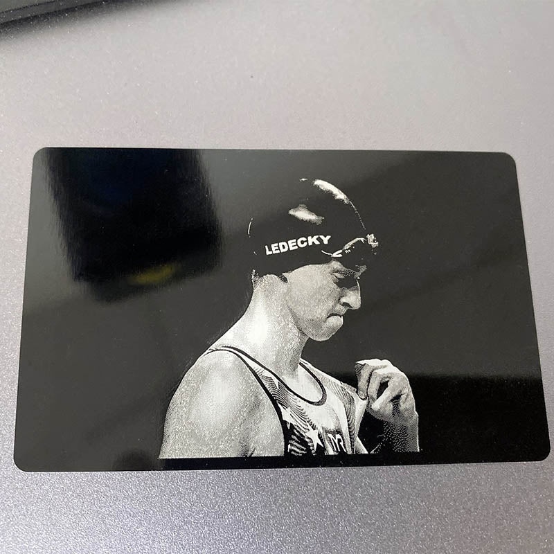 100 tarjetas de presentación comerciales de metal en blanco