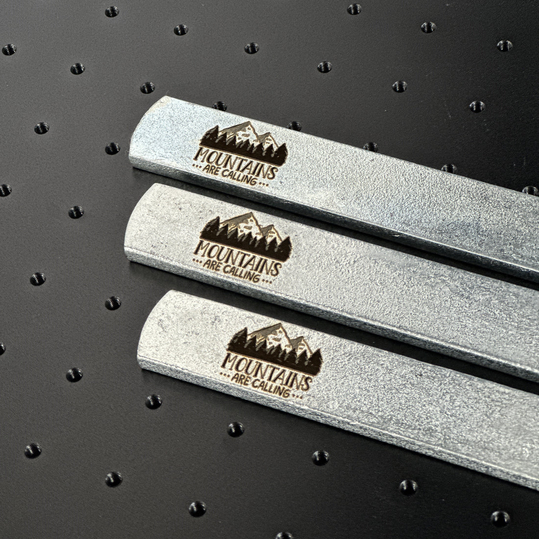 <strong>Lead Bar Carving</strong>